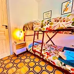 Δωμάτια σε οικογενειακή κατοικία A Casa Da Parrula *