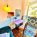 Δωμάτια σε οικογενειακή κατοικία A Casa Da Parrula Σαντιάγο ντε Κομποστέλα