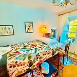 Δωμάτια σε οικογενειακή κατοικία A Casa Da Parrula Σαντιάγο ντε Κομποστέλα