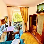Δωμάτια σε οικογενειακή κατοικία A Casa Da Parrula
