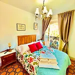 Δωμάτια σε οικογενειακή κατοικία A Casa Da Parrula